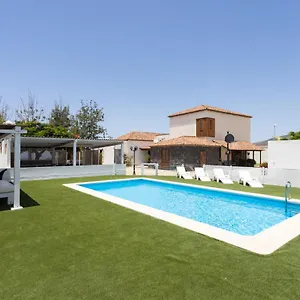 casa-la-rueda-with-pool.in-canary-islands.com/